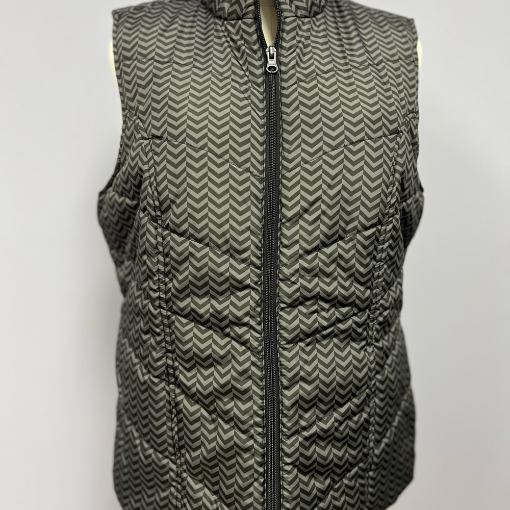 Kim Rogers Chevron Patterned Vest in Black and Gray